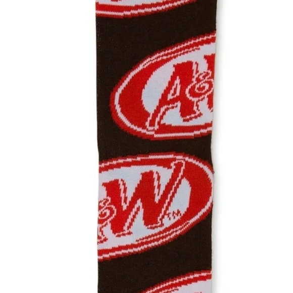 Dr. Pepper Beverages Men’s Crew Socks, 3-Pack, Sizes 8-12 - Picture 5 of 6